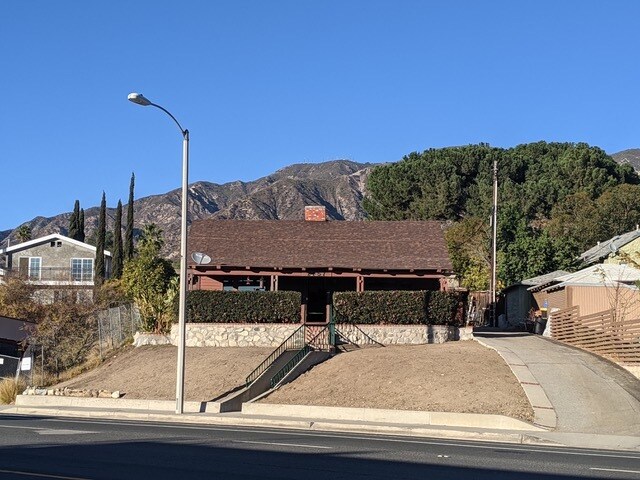 More Photos Of 2757 Foothill Blvd, La Crescenta Freestanding For Sale