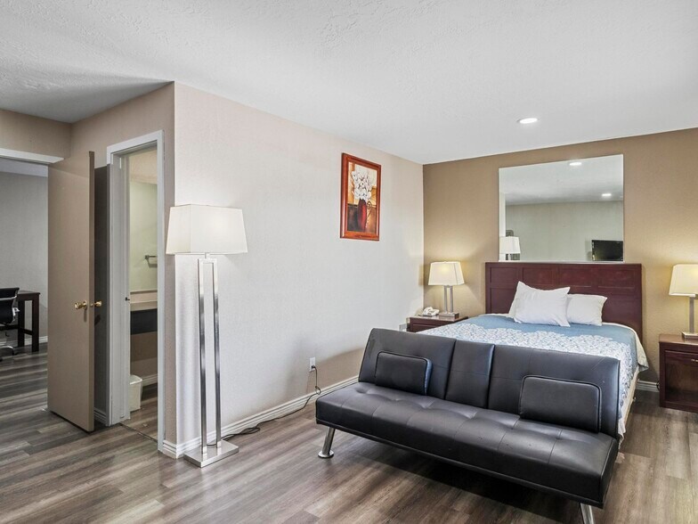 More Photos Of 175 E Center St, Panguitch Hotel For Sale