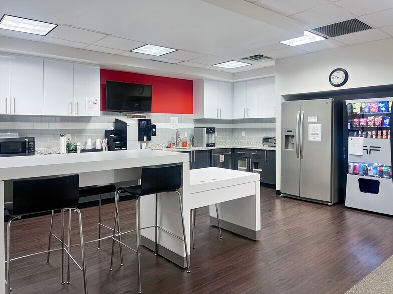 More Photos Of 1 Perimeter Park S, Birmingham Coworking Space