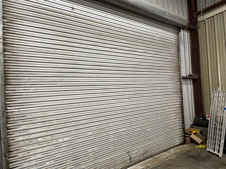 More Photos Of 433 S Main St, Swainsboro Showroom For Sale