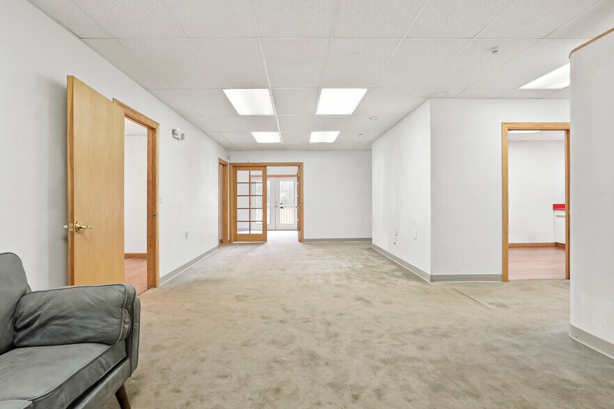 More Photos Of 78 Beaver Brook Canyon Rd, Evergreen Light Manufacturing For Sale