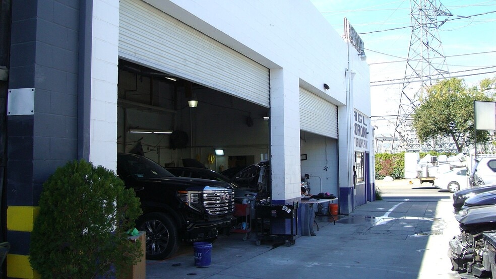 More Photos Of 18812 Parthenia St, Northridge Auto Repair For Sale