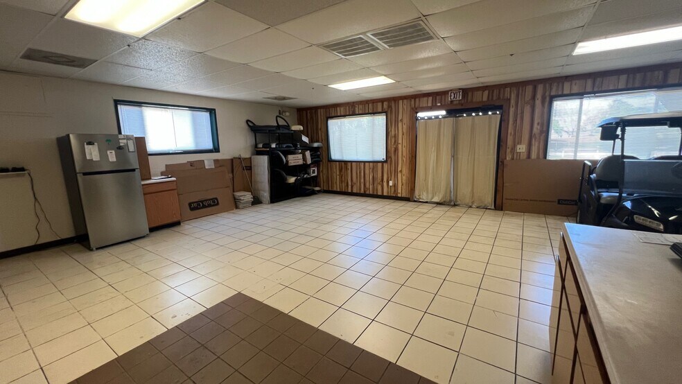 More Photos Of 302 Broadway Blvd SE, Polk City Restaurant For Sale
