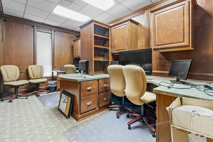 More Photos Of 3334 Founders Rd, Indianapolis Office For Sale