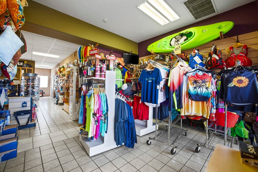 More Photos Of 1633-1651 Boulder City Pky, Boulder City General Retail For Sale
