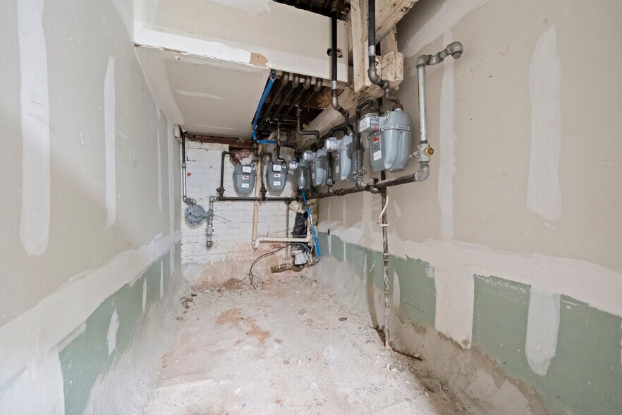 More Photos Of 168 Sherman Ave, Newark Apartments For Sale