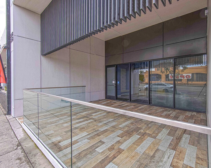 More Photos Of 8016-8018 W 3rd St, Los Angeles Restaurant For Sale