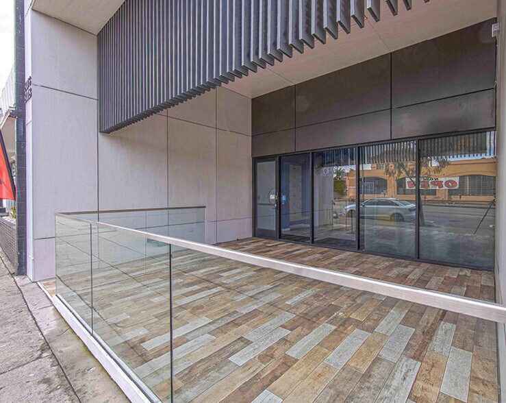 More Photos Of 8016 W 3rd St, Los Angeles Restaurant For Lease