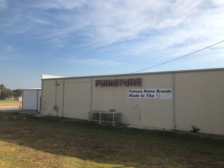 More Photos Of 15273 Interstate 35 N, Selma Freestanding For Lease