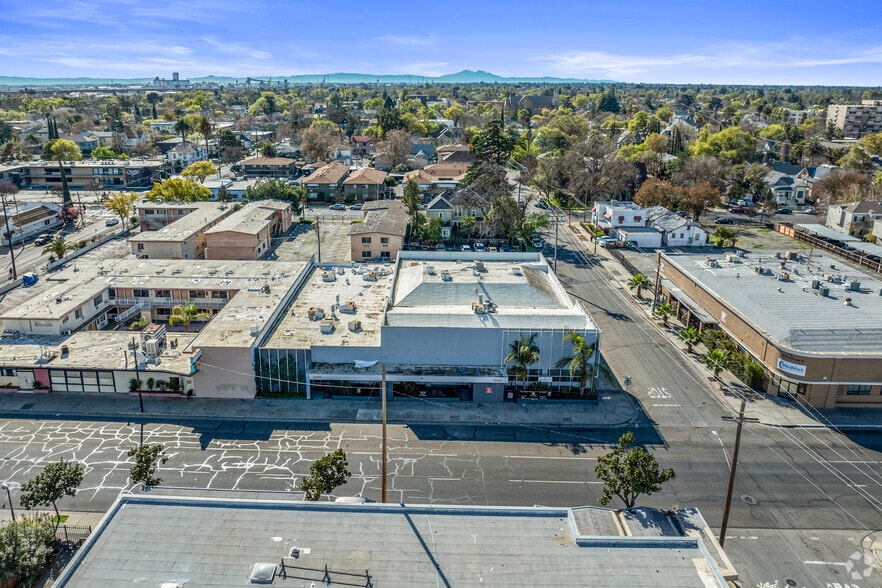 More Photos Of 1029-1045 N El Dorado St, Stockton Office For Lease