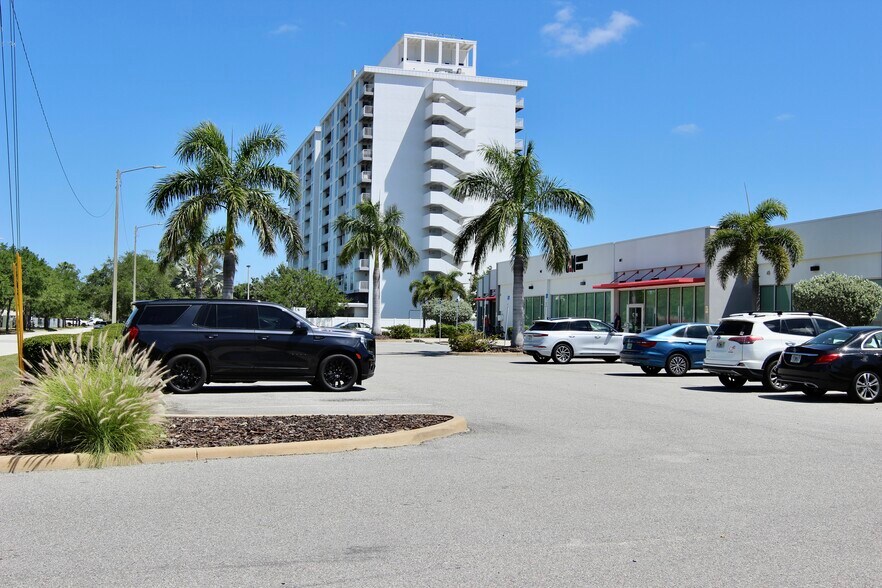 More Photos Of 3251 3rd Ave N, Saint Petersburg Medical For Lease