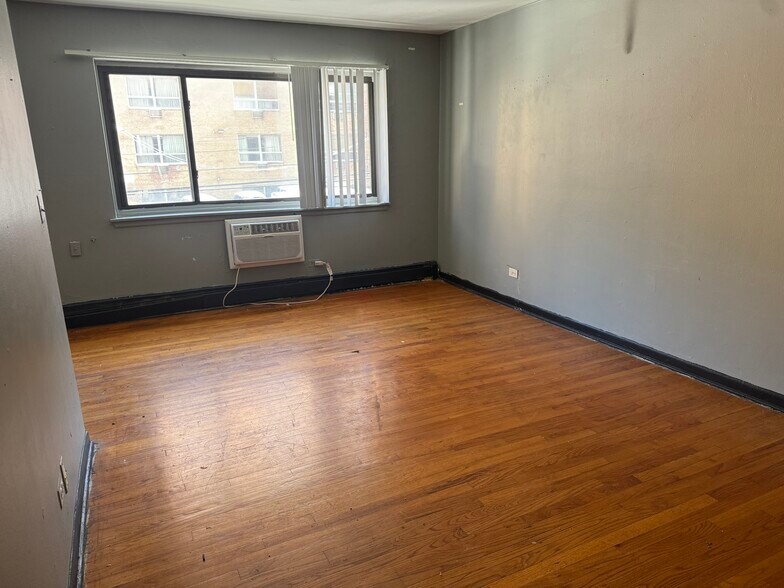 More Photos Of 5833 N Kenmore Ave, Chicago Apartments For Sale