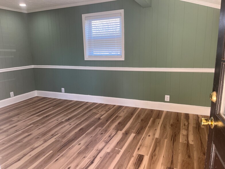 More Photos Of 38 Garrett St, Warrenton Office For Lease