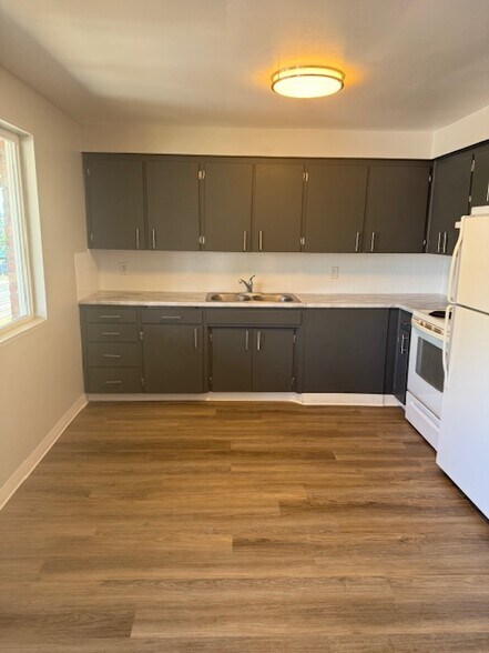 More Photos Of 304 E Barker St, Medical Lake Apartments For Sale