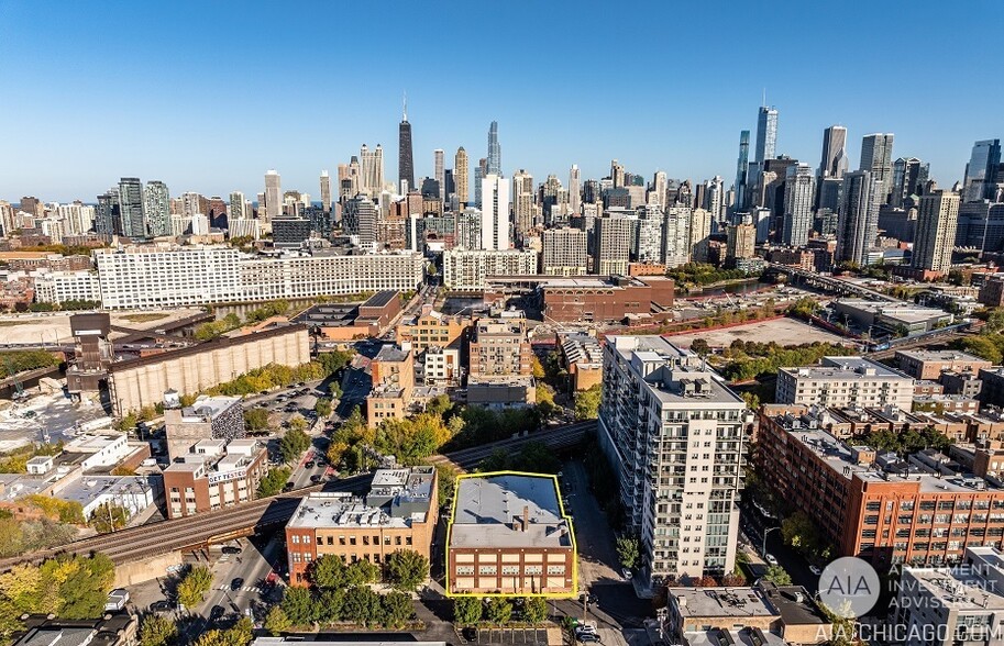 Primary Photo Of 914 W Superior St, Chicago Warehouse For Sale