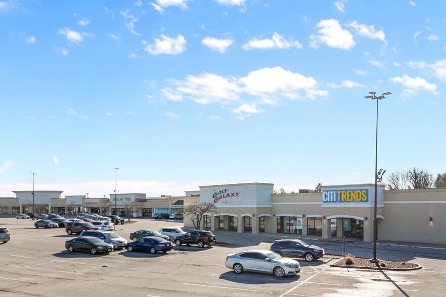More Photos Of 1-125 Plaza Dr, Fairview Heights Storefront For Lease