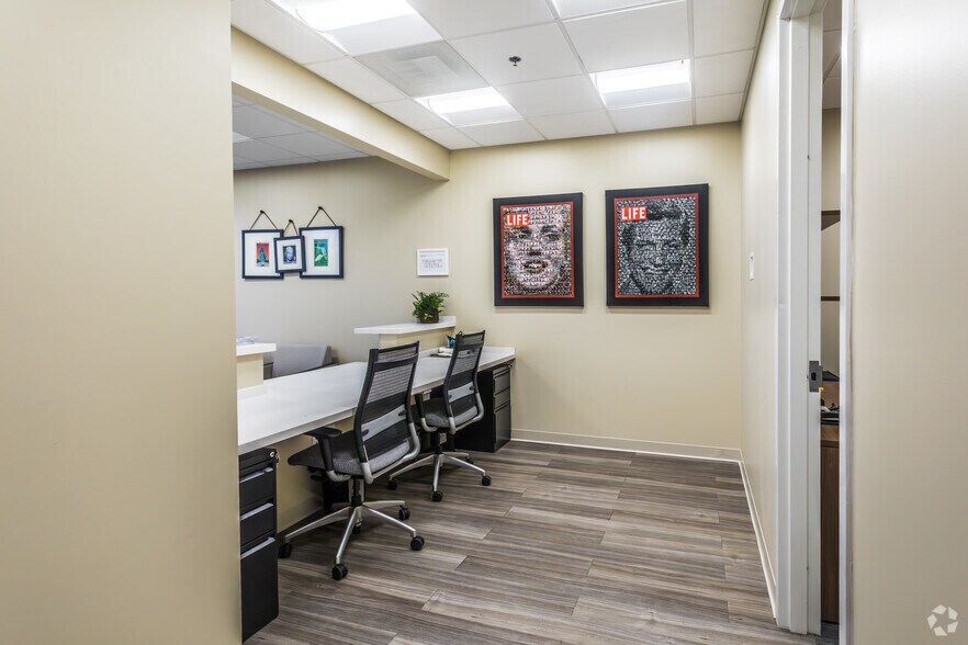 More Photos Of 2847 Poplar Ave, Memphis Storefront Retail Office For Sale