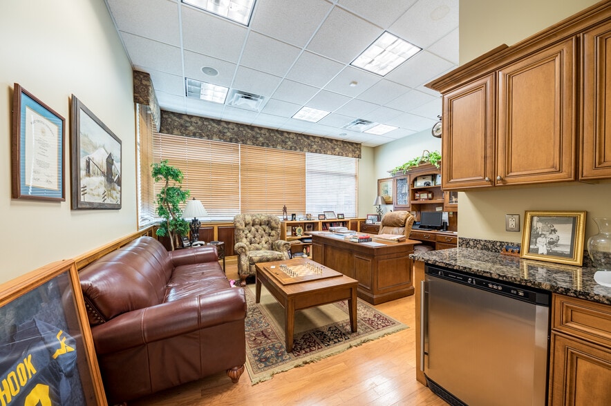 More Photos Of 315 High St, Morgantown Office For Sale