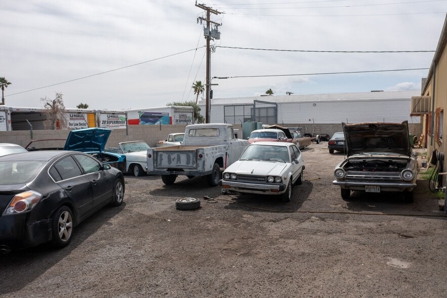 More Photos Of 145 W Oasis Rd, Palm Springs Service For Sale