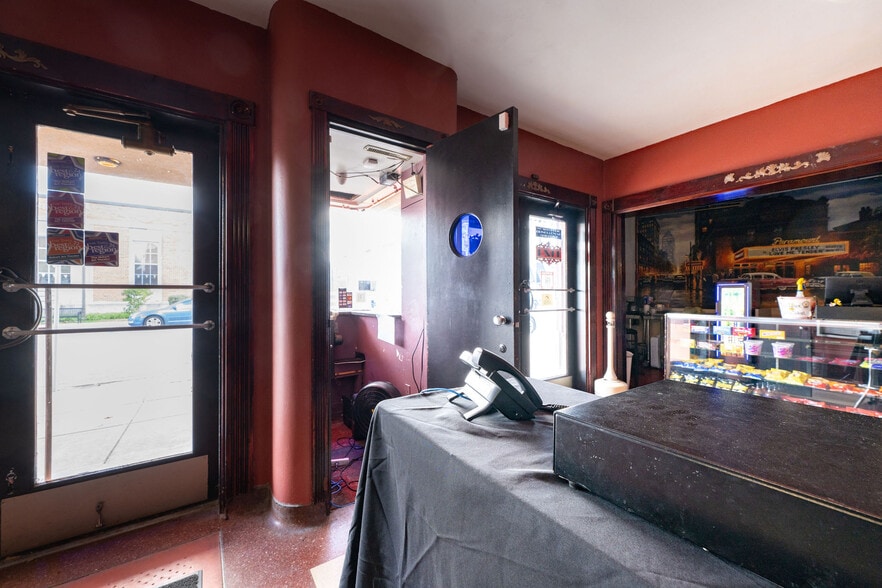 More Photos Of 230 Main St, Hobart Movie Radio TVStudio For Sale