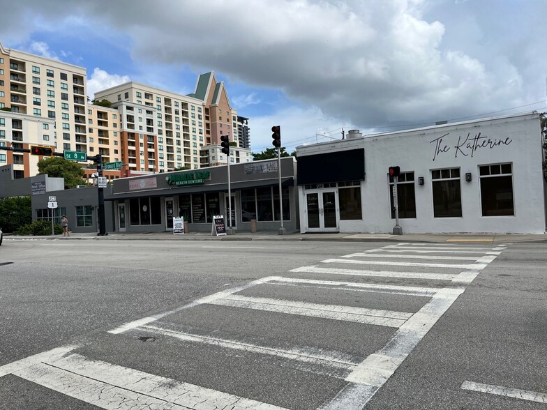 Primary Photo Of 717-721 E Broward Blvd, Fort Lauderdale Storefront For Lease