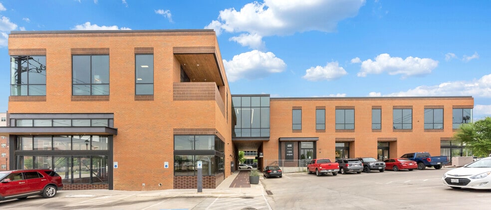 More Photos Of 601 S Main St, Fort Worth Storefront Retail Office For Lease