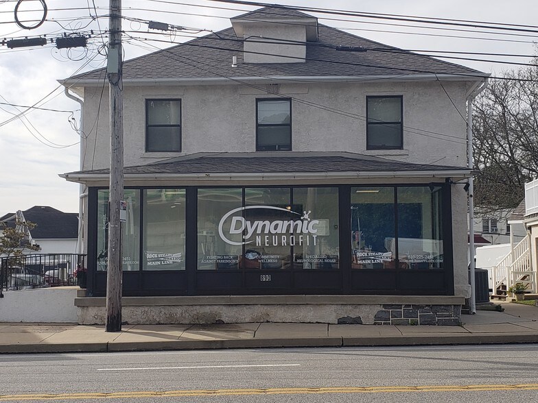 More Photos Of 890 Lancaster Ave, Devon Storefront Retail Residential For Lease