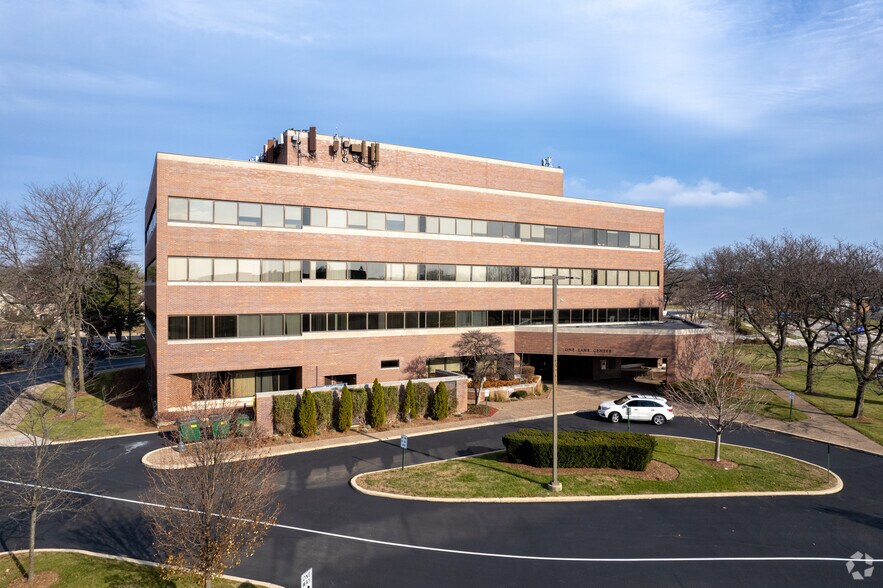 Primary Photo Of 1200 Shermer Rd, Northbrook Office For Lease