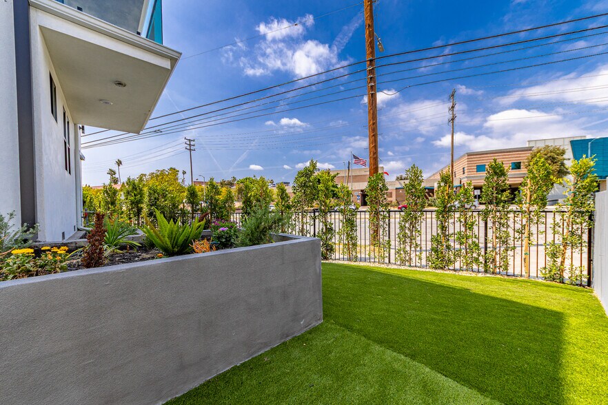 More Photos Of 1636 Longwood Ave, Los Angeles Apartments For Sale
