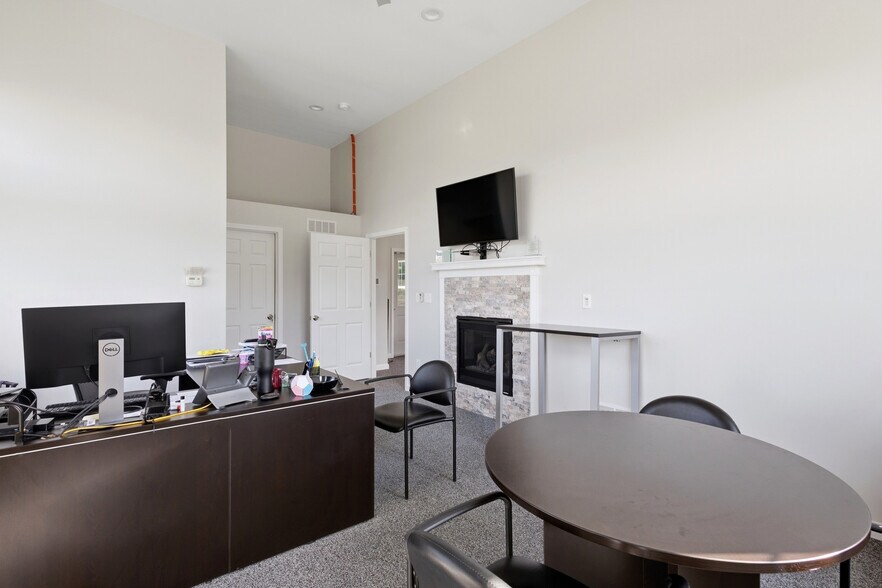 More Photos Of 3601 Commerce Dr, Arnold Office For Sale
