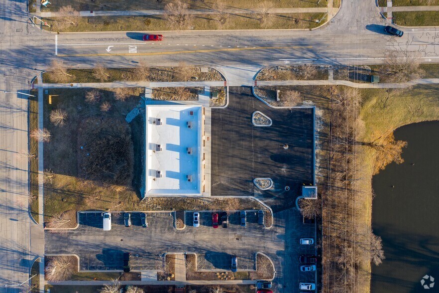 More Photos Of 1932 McDowell Rd, Naperville Office For Sale