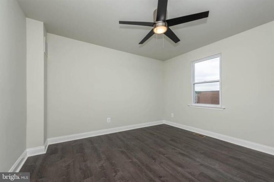 More Photos Of 400 N Patterson Park Ave, Baltimore Flex For Sale