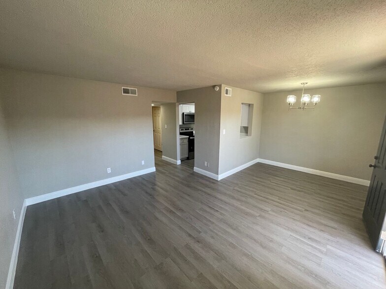 More Photos Of 1910 Southern Ave, Biloxi Apartments For Sale