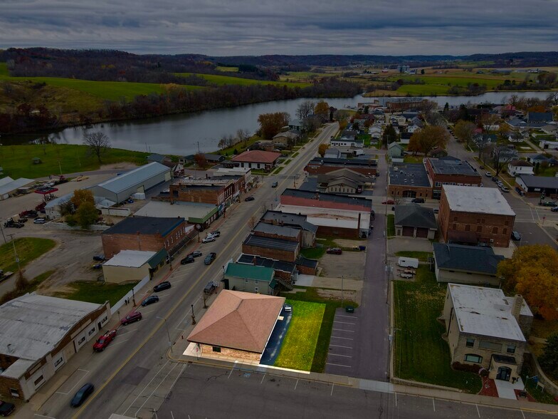 More Photos Of 845 Water Ave, Hillsboro Office For Sale