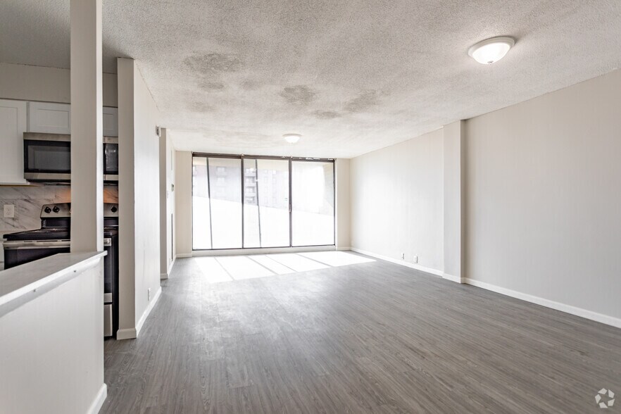 More Photos Of 2 28th St, Newport News Apartments For Sale