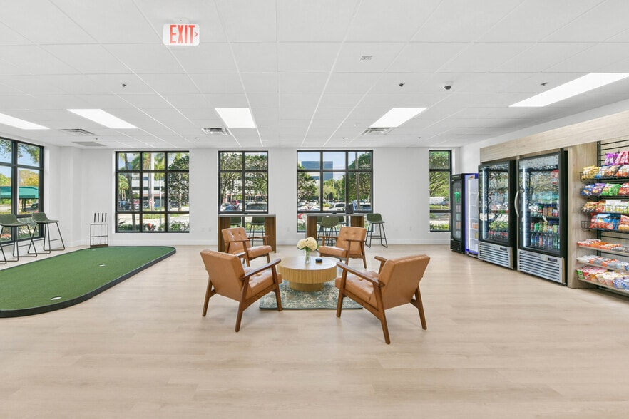 More Photos Of 999-1001 W Yamato Rd, Boca Raton Unknown For Lease