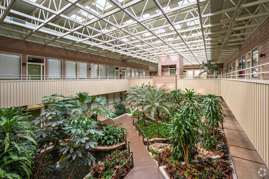 More Photos Of 2200 Veterans Memorial Blvd, Kenner Office For Lease