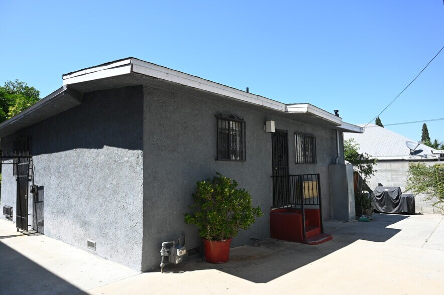 More Photos Of 626 N Breed St, Los Angeles Apartments For Sale