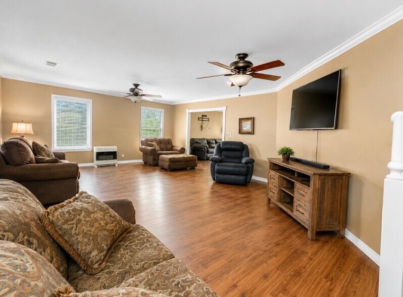 More Photos Of 7116 Gulf Beach Hwy, Cameron Trailer Camper Park For Sale