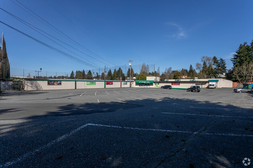 Primary Photo Of 11762 Aurora Ave N, Seattle Golf Course Driving Range For Sale