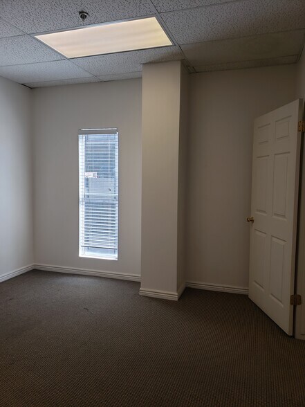 More Photos Of 42 N University Ave, Provo Storefront Retail Office For Lease