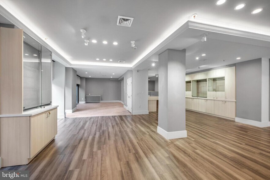 More Photos Of 1737-1739 Chestnut St, Philadelphia Apartments For Lease