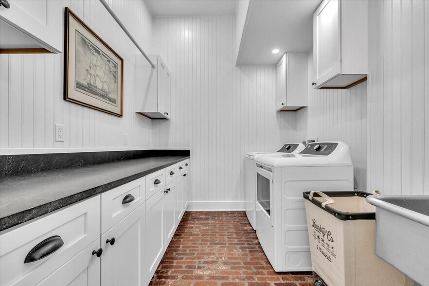 More Photos Of 8241 Main St, Bokeelia General Retail For Sale
