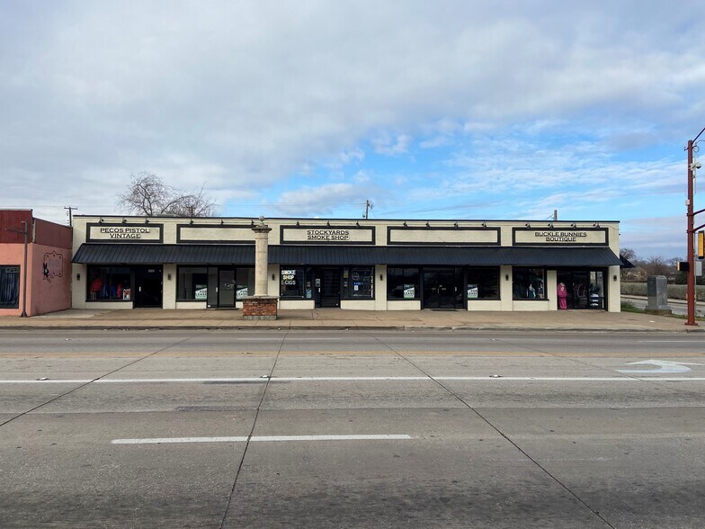 More Photos Of 2245 N Main St, Fort Worth Storefront For Lease