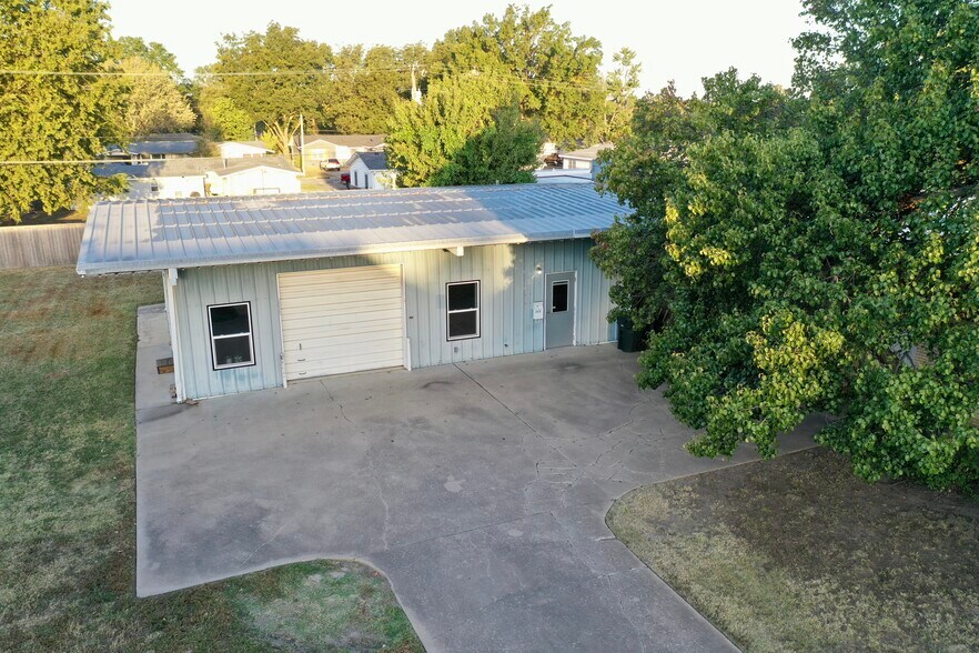 More Photos Of 1413 N Muskogee Pl, Claremore Office For Sale