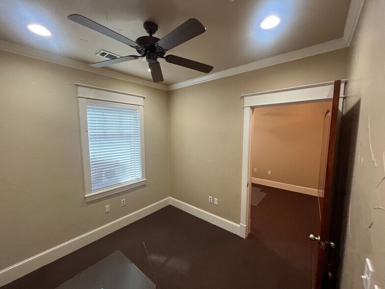 More Photos Of 310 W Main Ave, Round Rock Office For Sale