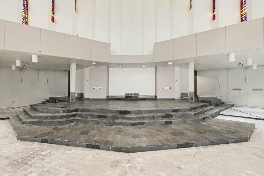 More Photos Of 511 W Cornell St, Saginaw Lodge Meeting Hall For Sale