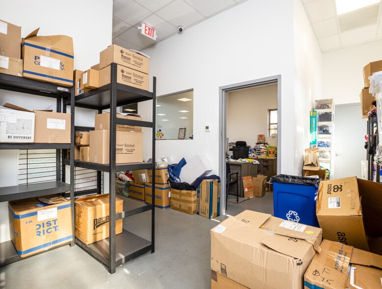 More Photos Of 1709 Newbridge Rd, North Bellmore Manufacturing For Sale