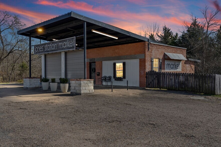 More Photos Of 1403 Interstate Highway 30, Greenville General Retail For Sale