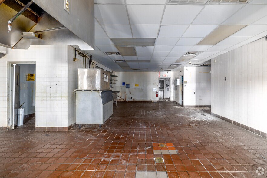 More Photos Of 100 Simuel Rd, Spartanburg Restaurant For Sale